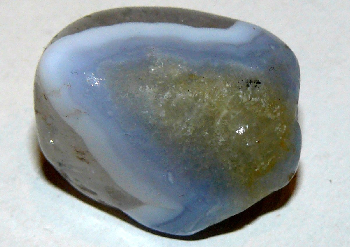 Энергия камней № 93 Голубой халцедон (Окатанный камень) фото, обсуждение